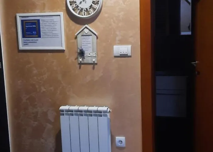 Apartman, Preko Puta Mone