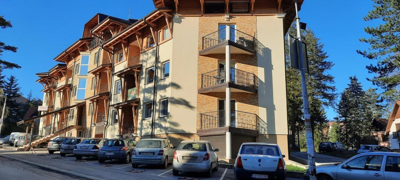 Apartman, Preko Puta Mone *